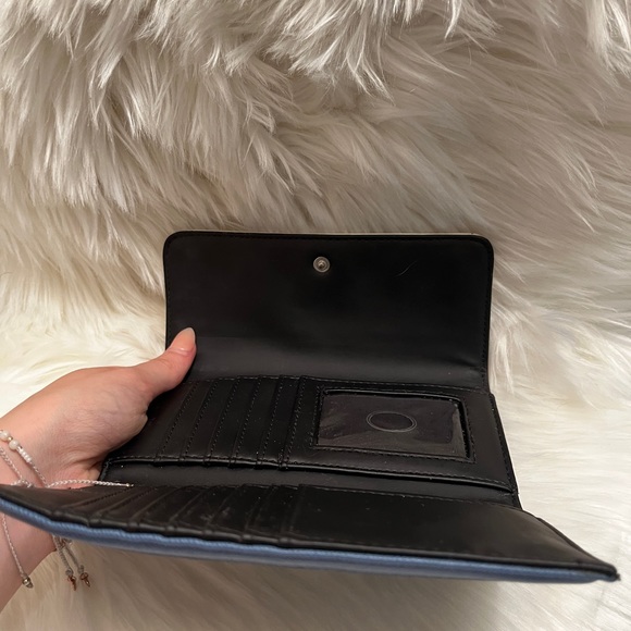 Guess Blue & White Wallet - Picture 9 of 10